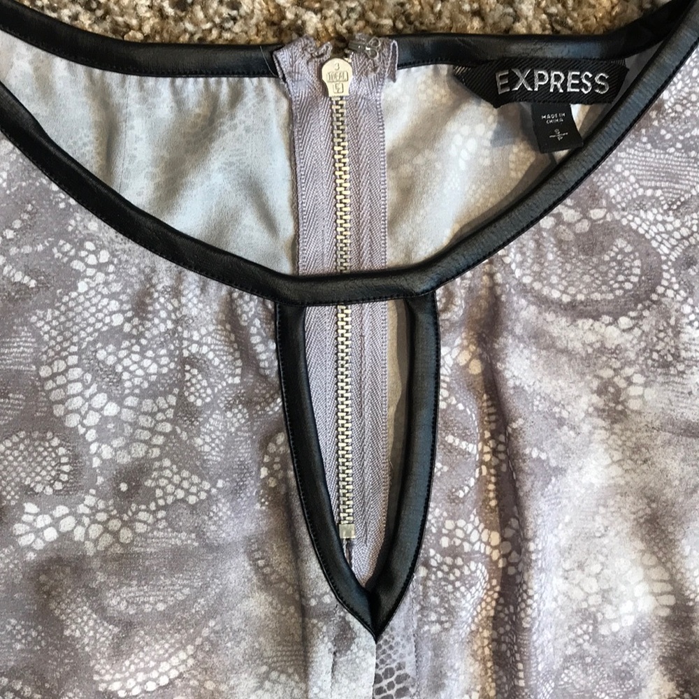 Express - Picture 2 of 5